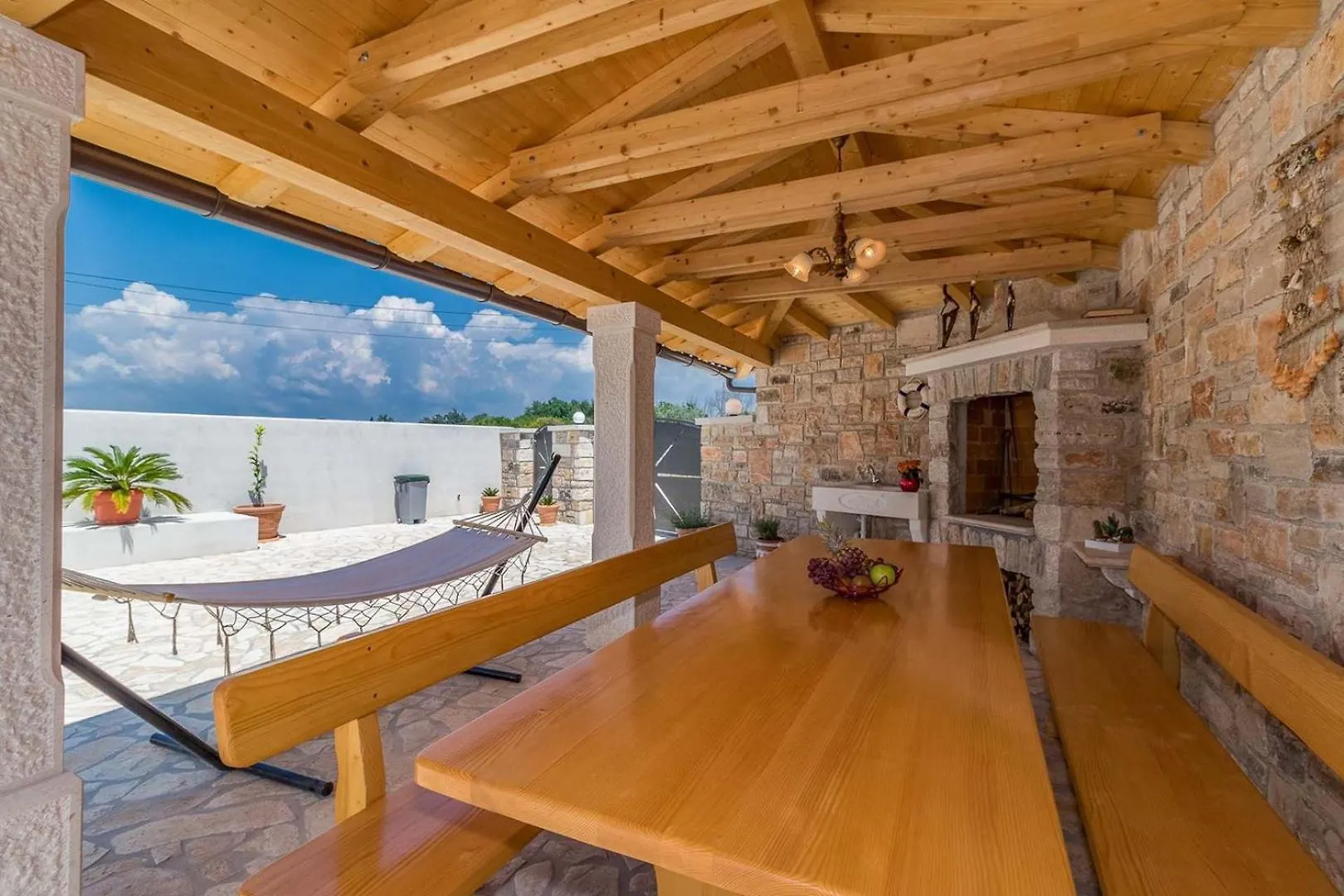 Villa Leonardelli 0*, Galizana