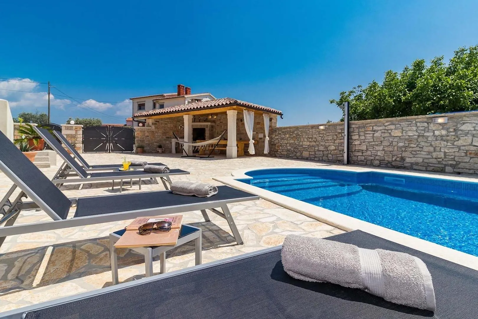Villa Leonardelli 0*, Galizana